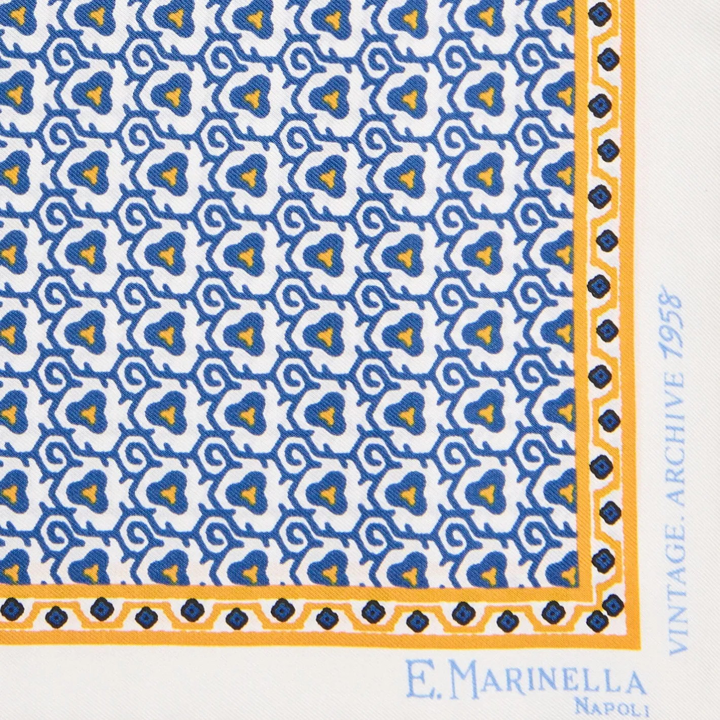 E.Marinella POCHETTE DA TASCHINO IN SETA STAMPATA A MANO BIANCA Fantasia archivio 1958 Discount