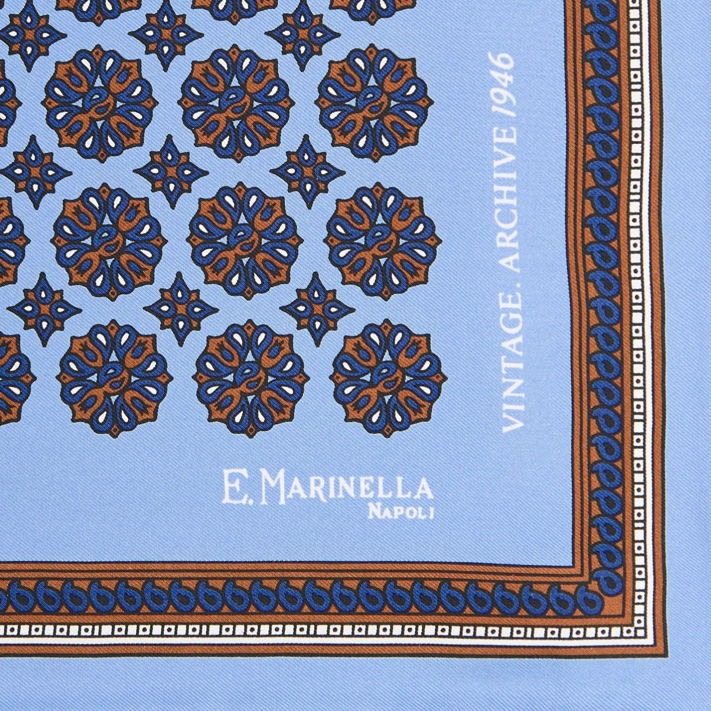 E.Marinella POCHETTE DA TASCHINO IN SETA STAMPATA A MANO AZZURRA Fantasia archivio 1946 Discount