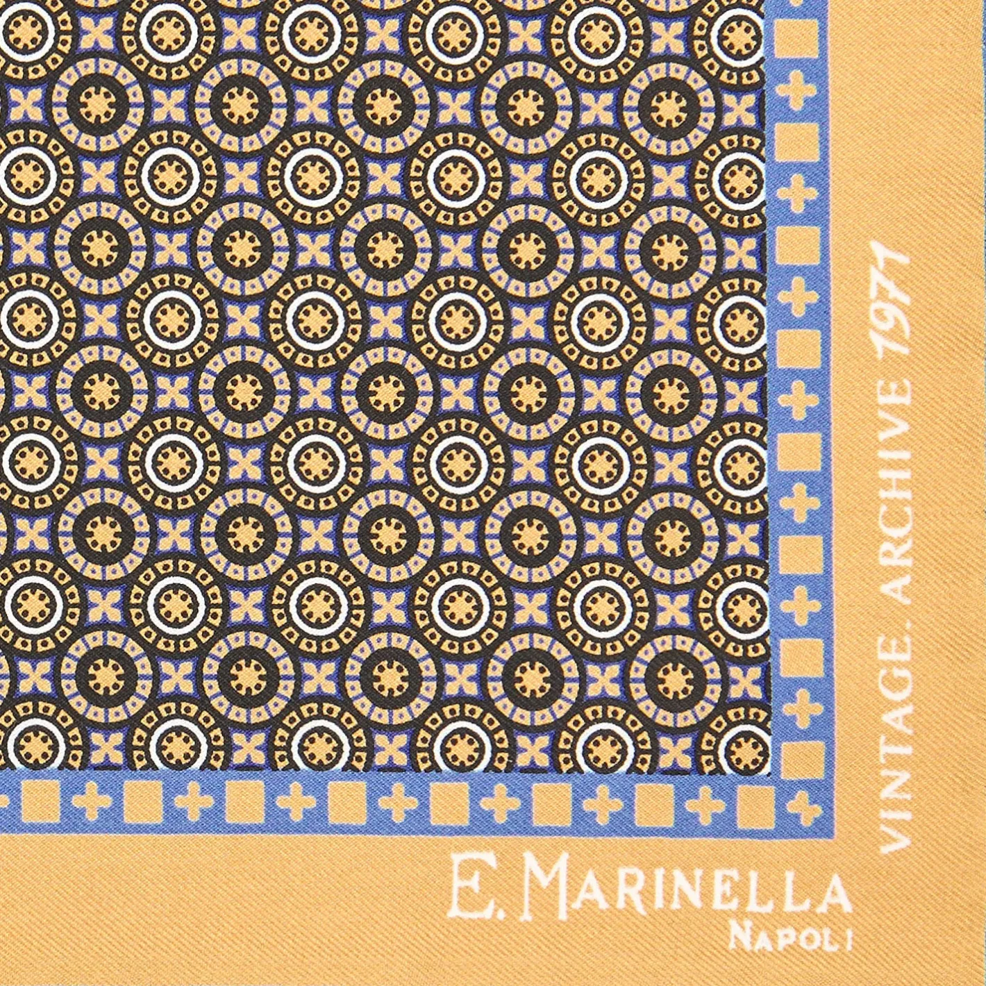 E.Marinella POCHETTE DA TASCHINO IN SETA STAMPATA A MANO GIALLA Fantasia archivio 1971 New