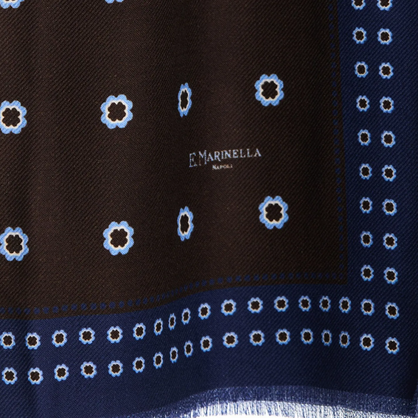 E.Marinella STOLA MARRONE SCURO IN LANA Decorazioni floreali Clearance